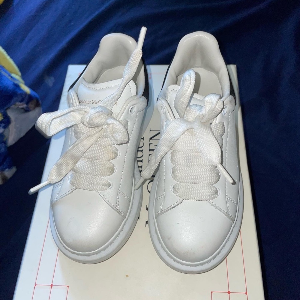 11c Alexander McQueen